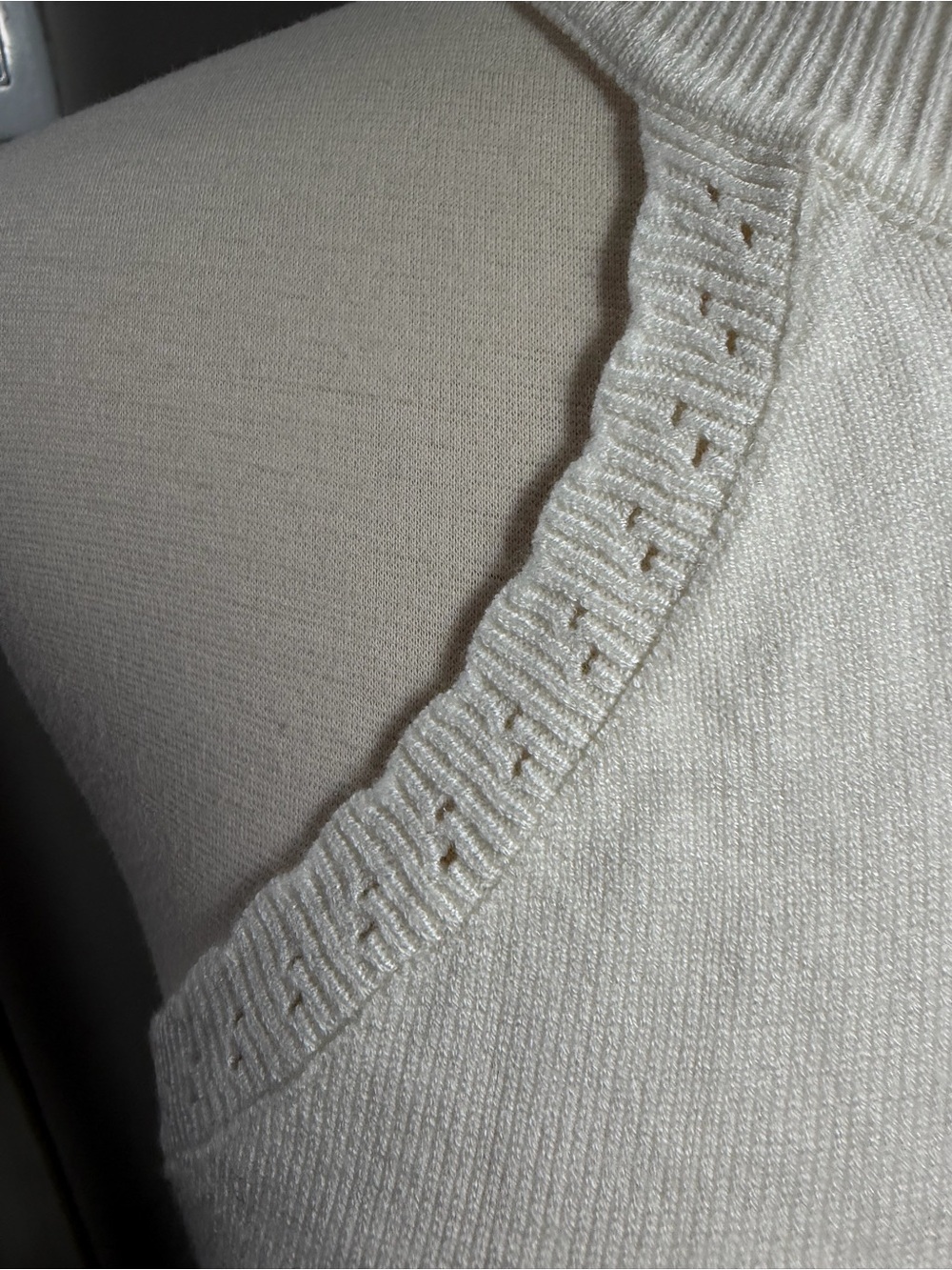 Scalloped Knit Halter Tank Top - White size M - Picture 4 of 10